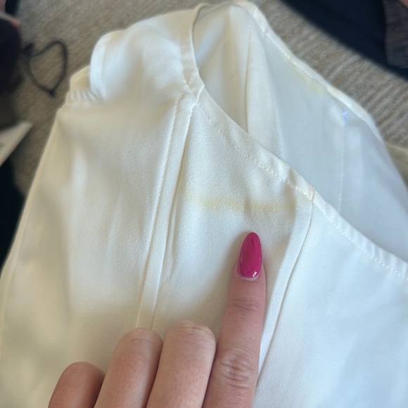 Misguided | White Curve Hem Corset Top - Picture 4 of 4